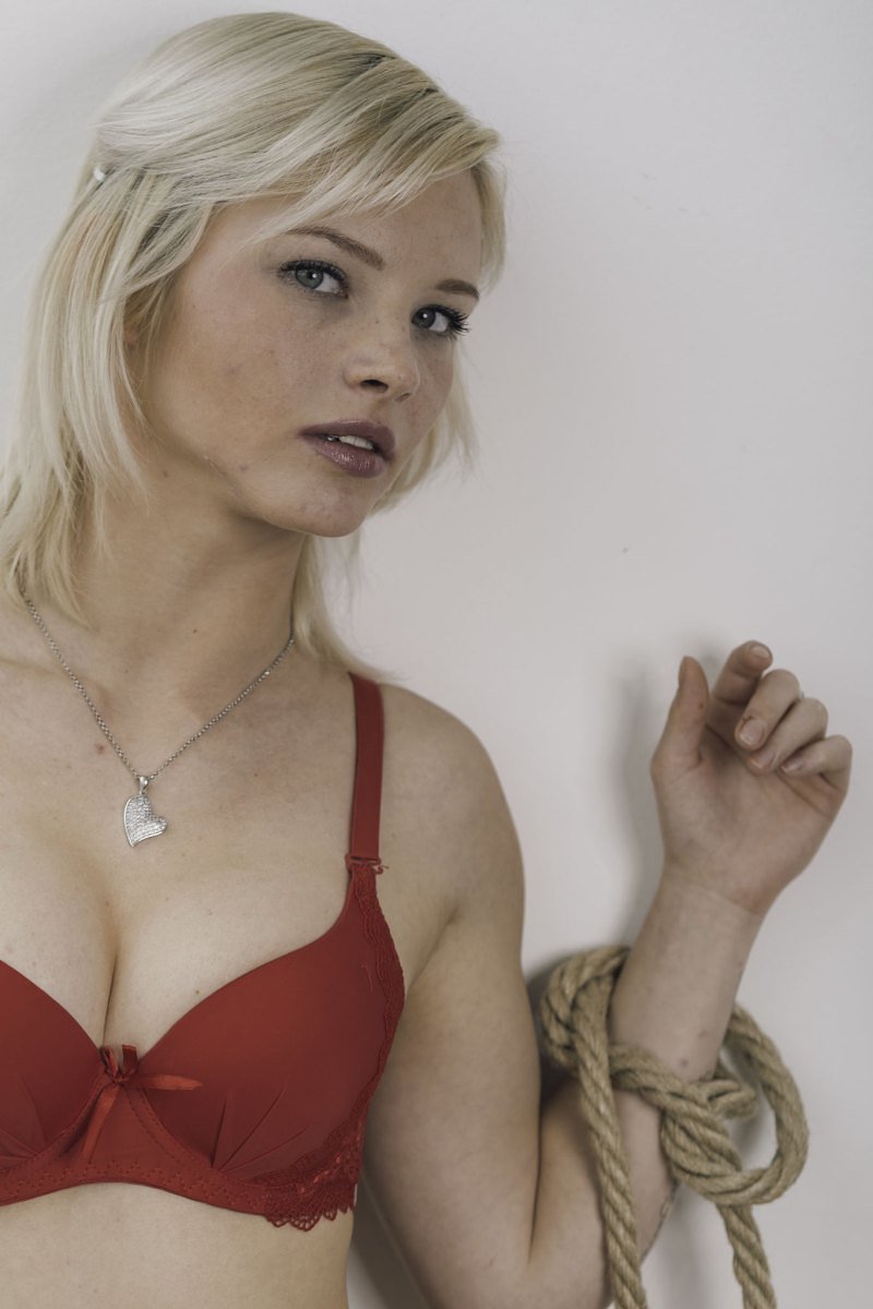 Карина, 38 лет, 1 размер груди